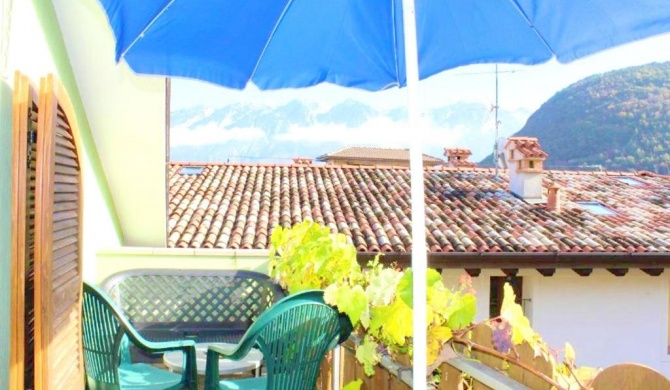 2 bedrooms appartement with furnished balcony and wifi at Prabione 8 km away from the beach