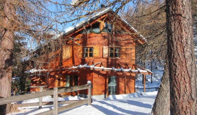 Chalet di Montagna Immerso nella Natura