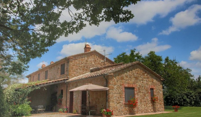 Comfy Farmhouse in Proceno with Swimming Pool