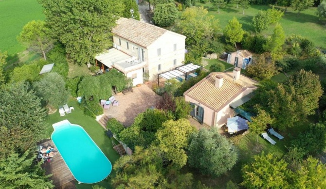 Casali Marchigiani - Ville vacanza private con piscina