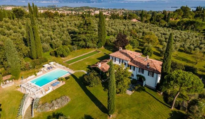 PODERI LA ROCCHETTA Luxury Villa on the Hills of Lake Garda