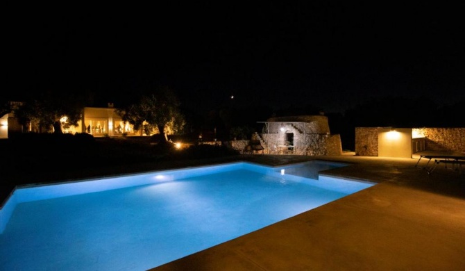 Elegante Villa Vacanze con Piscina e Trullo a Carovigno - Alto Salento