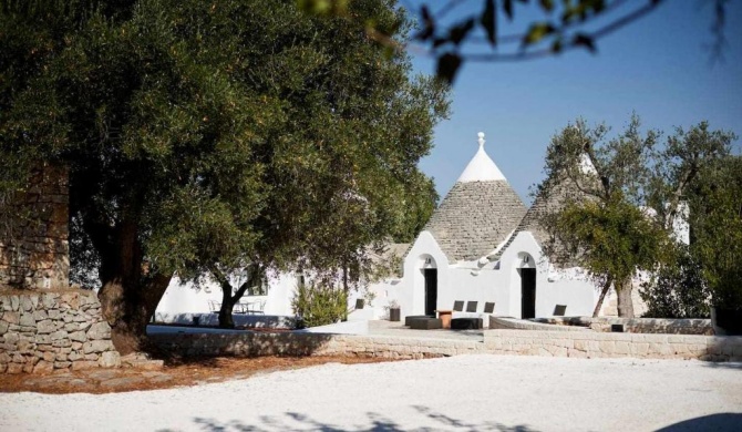 Trullo Smeraldo with exclusive swimming pool