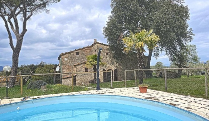 Casa di campagna Il Leccio con piscina privata