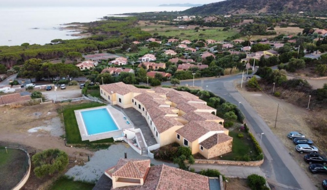 residence baia sant anna con piscina