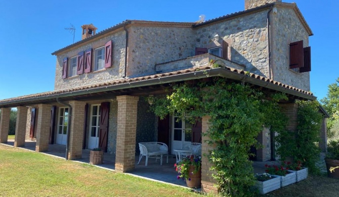 Podere Sassolegno - Luxury Villa with private pool and garden in Umbria