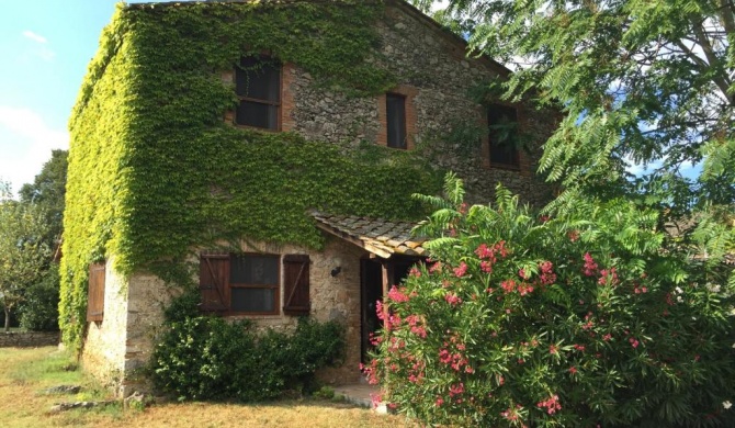 Silence and relaxation for families and couples in the countryside of Umbria