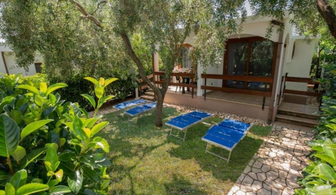 melograno Holiday Home with Swimming Pool and Private Beach