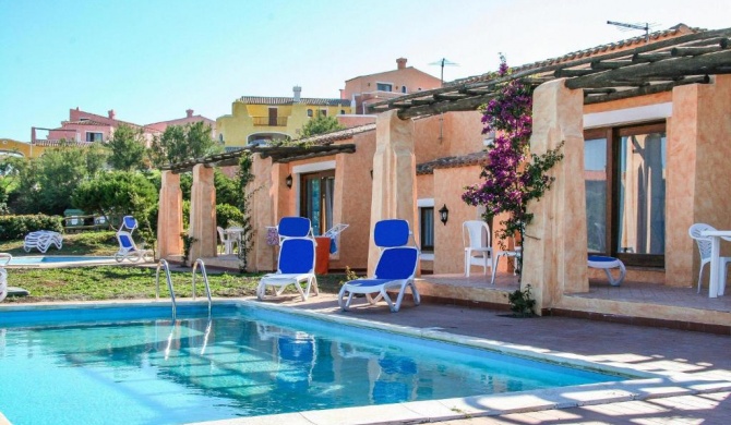 Amazing apartment in Punta Su Turrione with Jacuzzi, 1 Bedrooms and Outdoor swimming pool