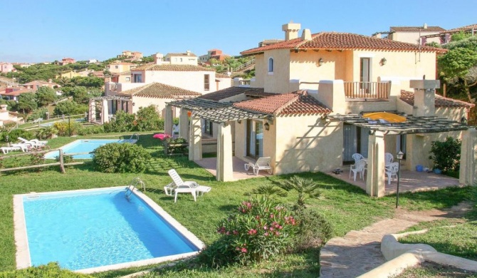 Stunning home in Punta Su Turrione with Jacuzzi, 2 Bedrooms and Outdoor swimming pool