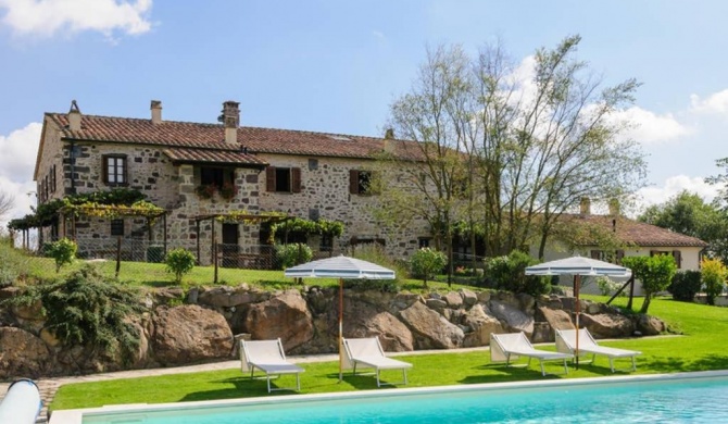 Girasole Cottage overlooking the Orcia valley in Tuscany