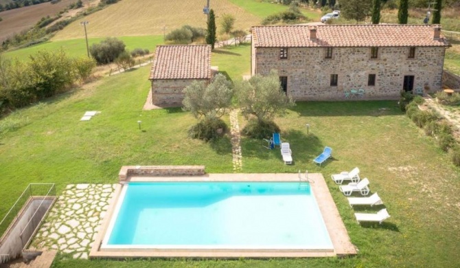 Peaceful Villa in Radicofani with Pool