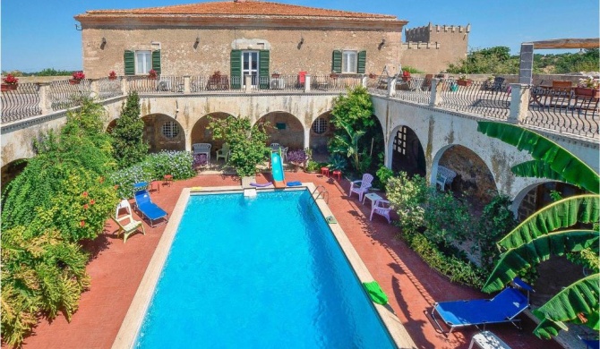 Beautiful home in Ragusa with Outdoor swimming pool, WiFi and 2 Bedrooms