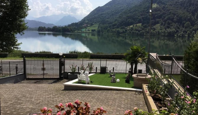 Villa Marilena con accesso diretto al lago