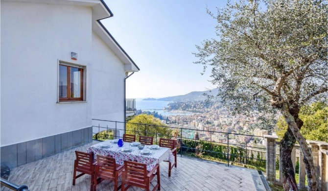Beautiful home in Rapallo with 3 Bedrooms and WiFi