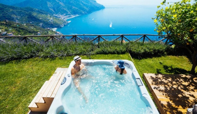 Sea View Villa in Ravello with lemon pergola, gardens and jacuzzi - Ideal for elopements