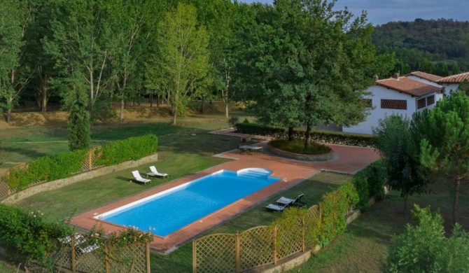 Comfortable Holiday Home in Reggello with Swimming Pool